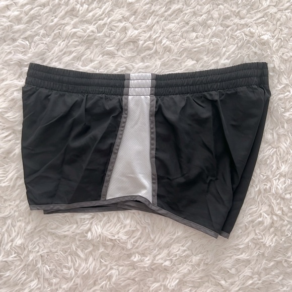 SO Running Athletic Shorts Workout Size Large Outside Sporty Athleisure - Picture 3 of 11
